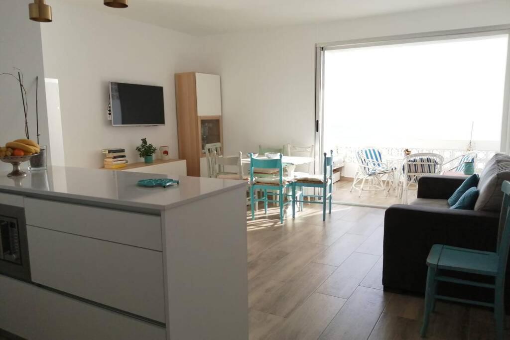 Apartamento Frente Al Mar. Альмуньекар Экстерьер фото